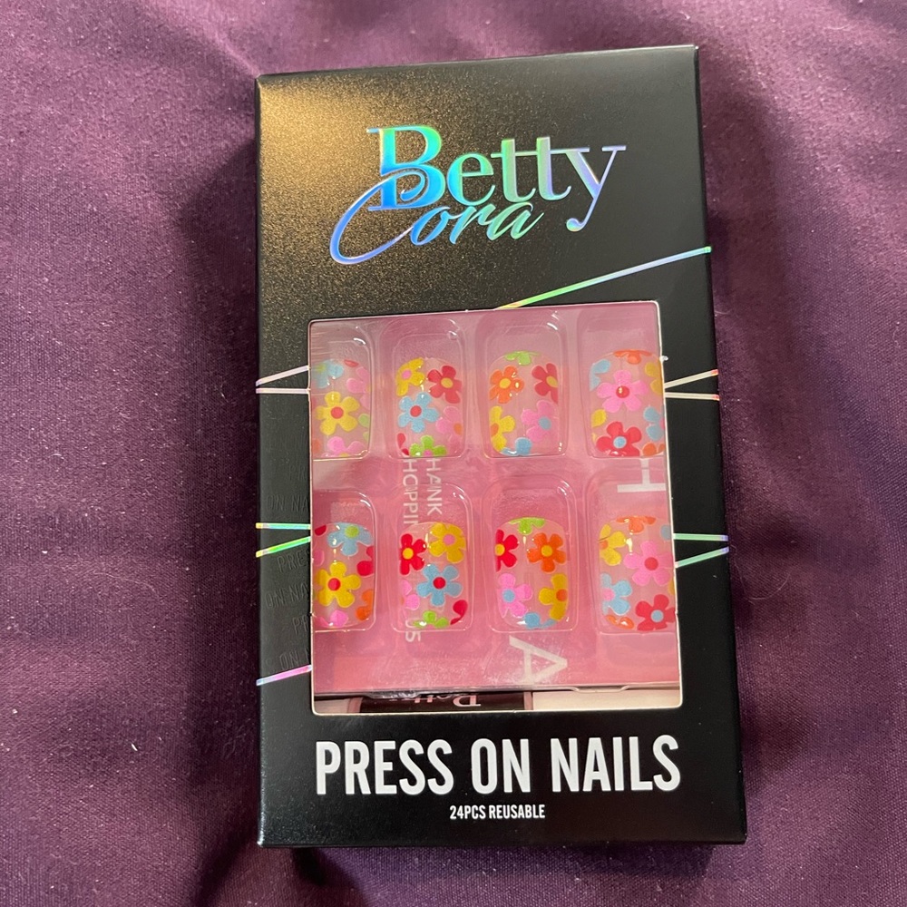 🖤 Pick Any 3/$30 Sale Betty Cora Press On Nails